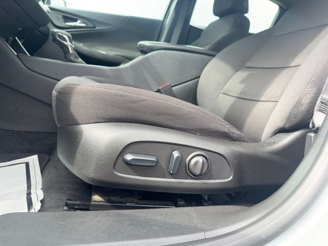 Used 2024 Chevrolet Malibu LT FWD image 24
