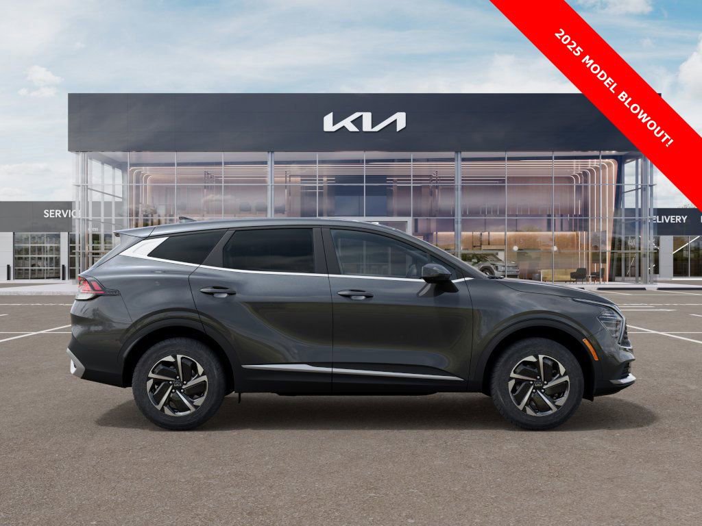 Used 2025 Kia Sportage LX AWD/4WD image 7