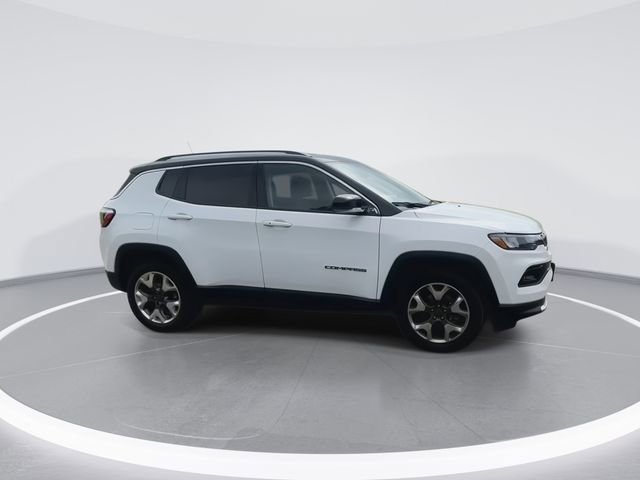Used 2022 Jeep Compass Limited image 13