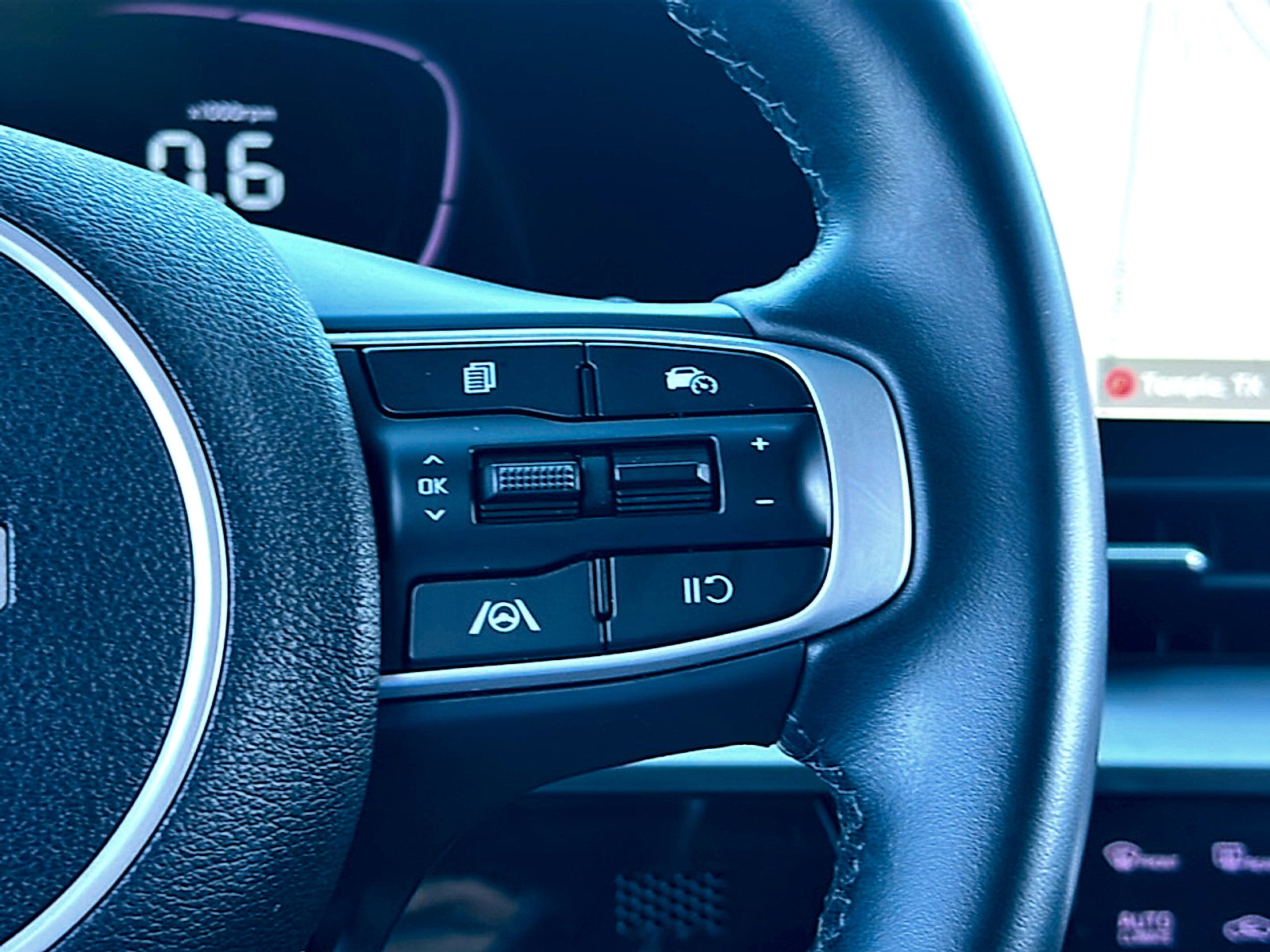 Used 2023 Kia Sportage EX image 29