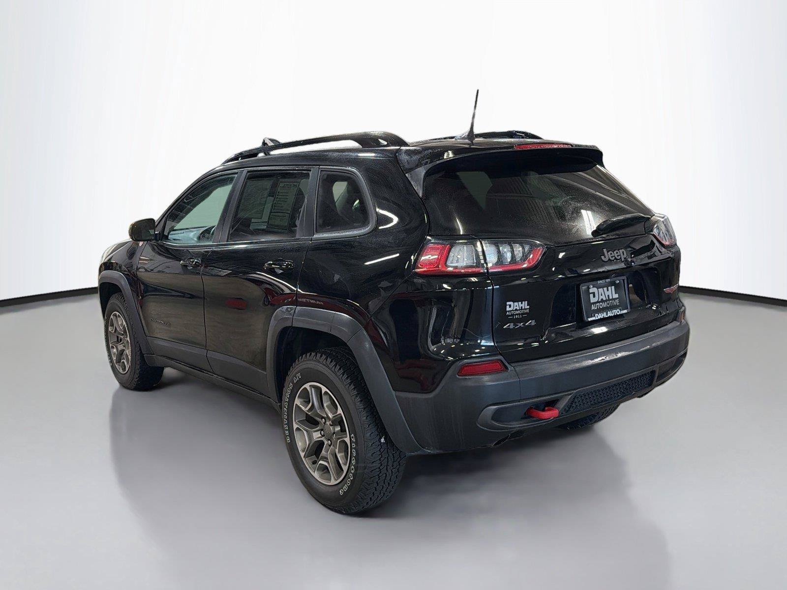 Used 2022 Jeep Cherokee Trailhawk AWD/4WD image 9