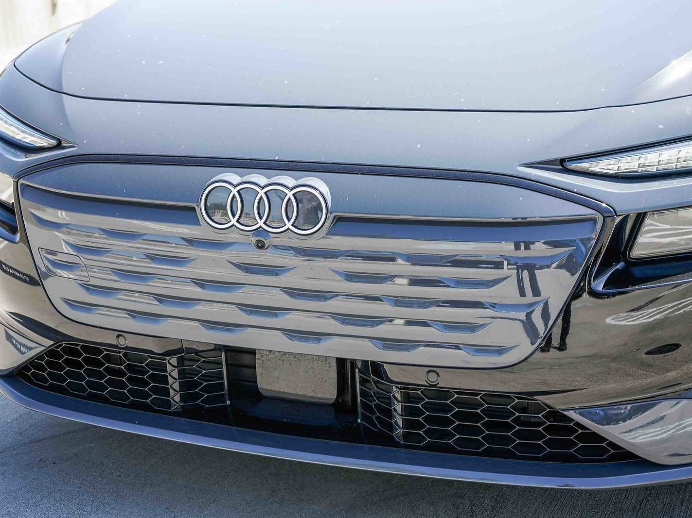 Used 2025 Audi A6 e-tron Premium Plus w/ Premium Plus image 8