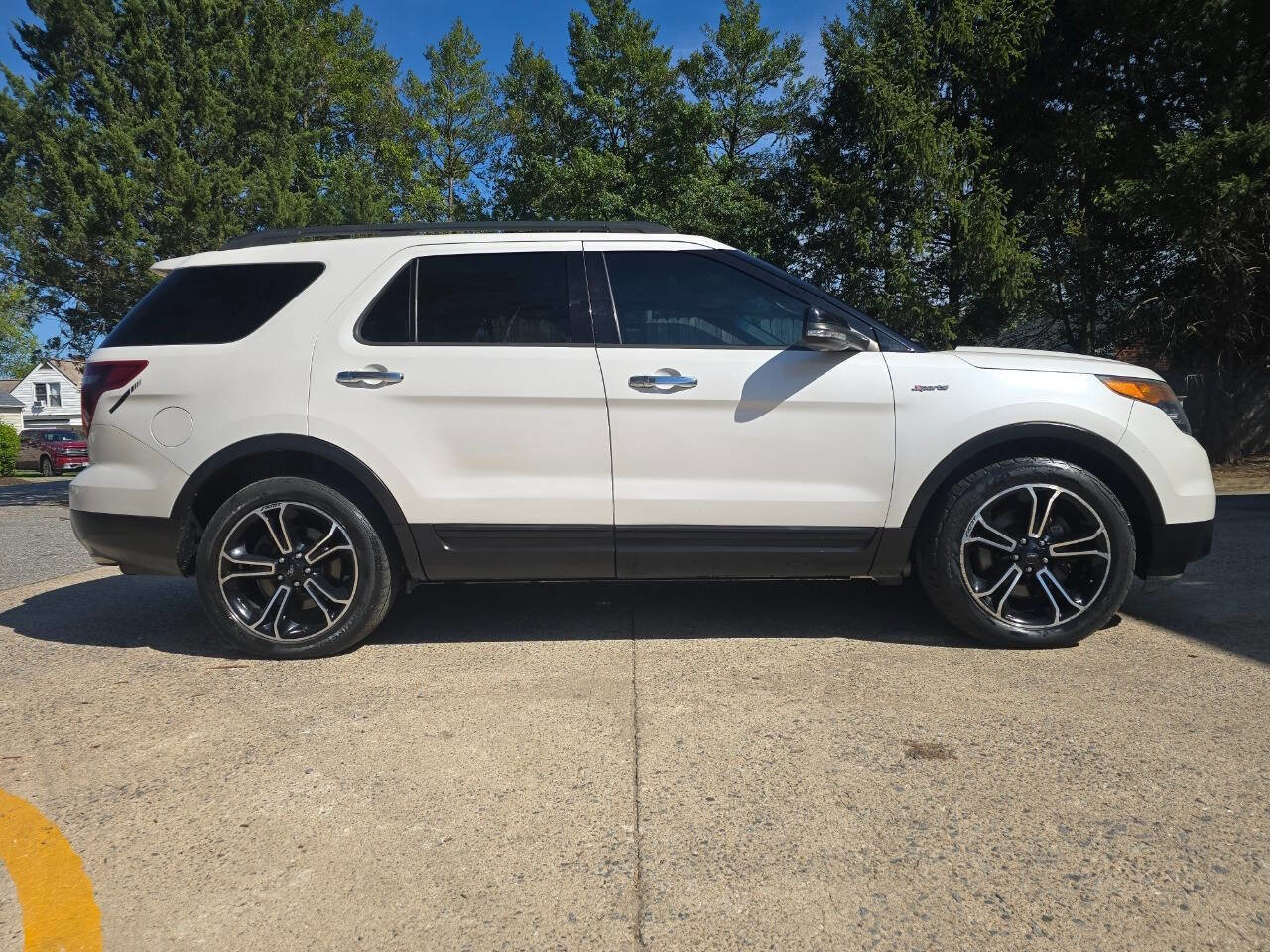 Used 2014 Ford Explorer Sport w/ Equipment Group 401A AWD/4WD image 2