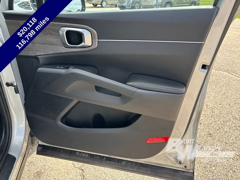 Used 2022 Kia Sorento S w/ Panoramic Sunroof Package AWD/4WD image 13