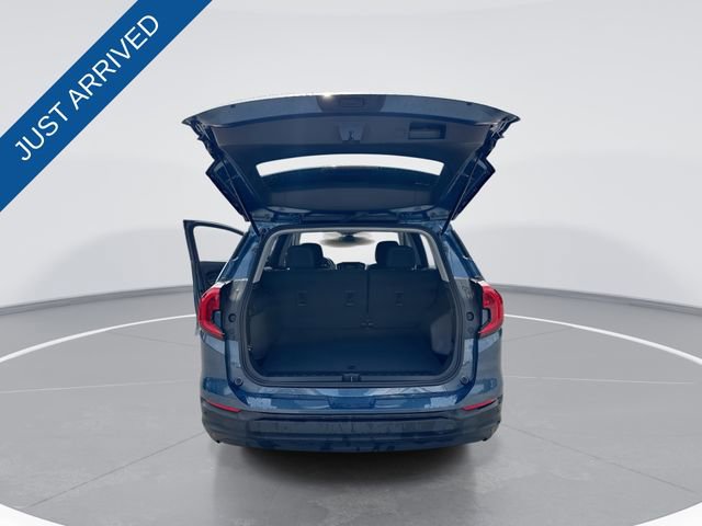 Used 2024 GMC Terrain SLE w/ Driver Convenience Package image 23