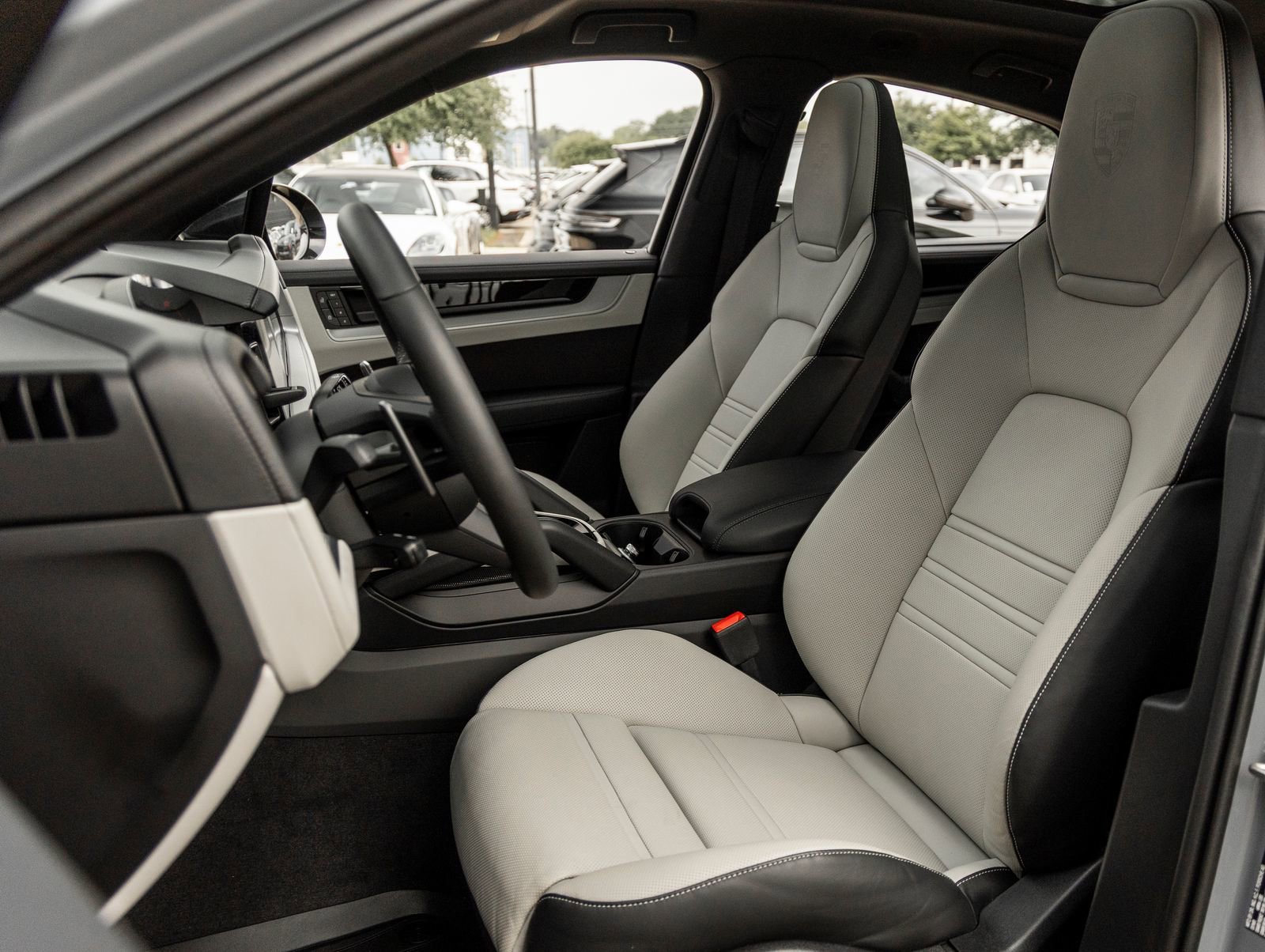 New 2025 Porsche Cayenne E-Hybrid Coupe AWD/4WD image 5