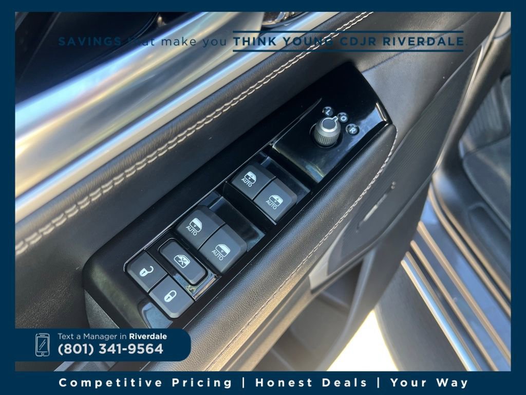 Used 2024 Jeep Wagoneer 4WD w/ HD Trailer Tow Package image 11