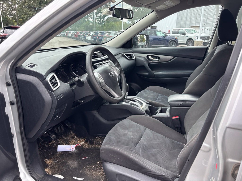 Used 2016 Nissan Rogue SV AWD/4WD image 5