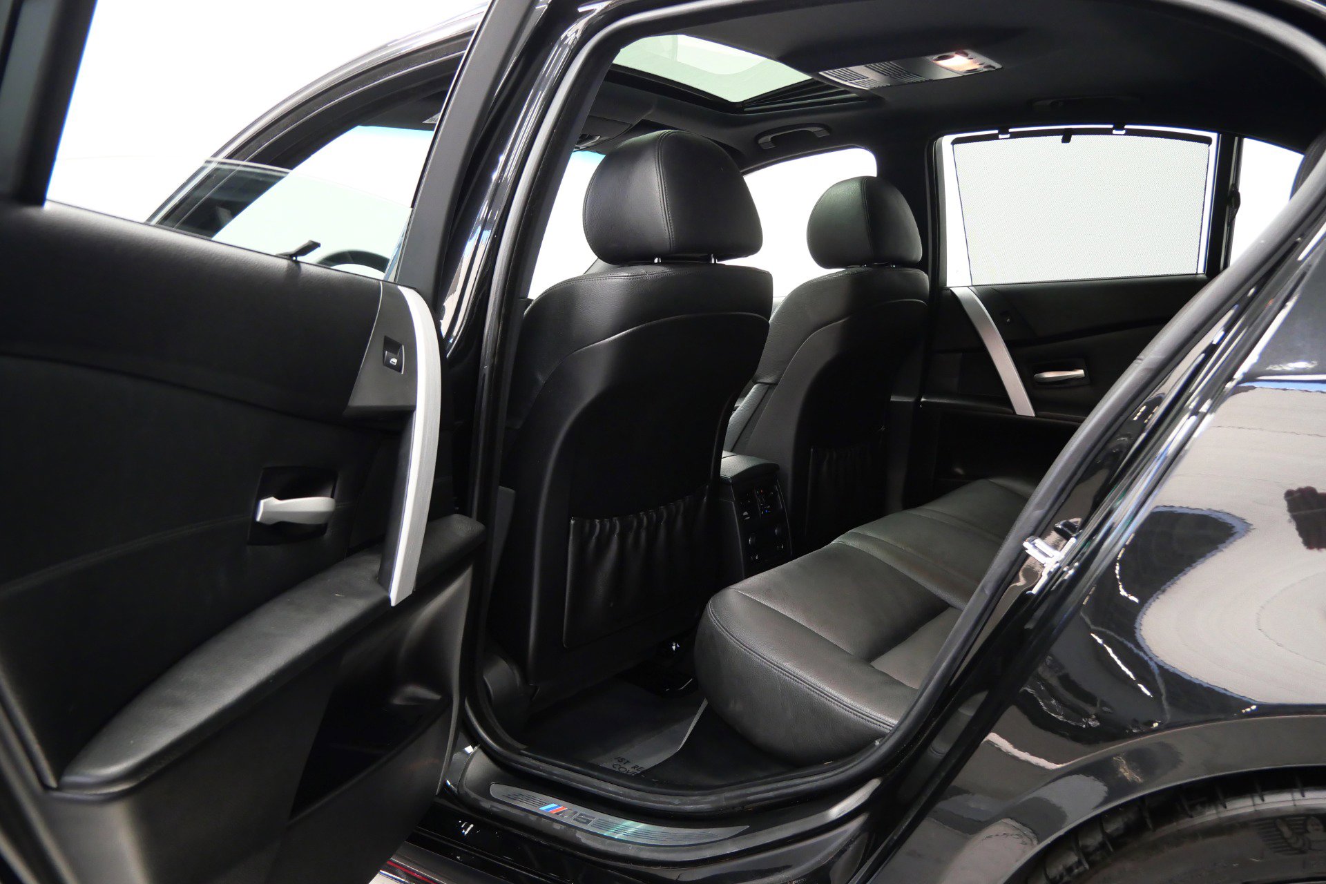 Used 2006 BMW M5 RWD image 34