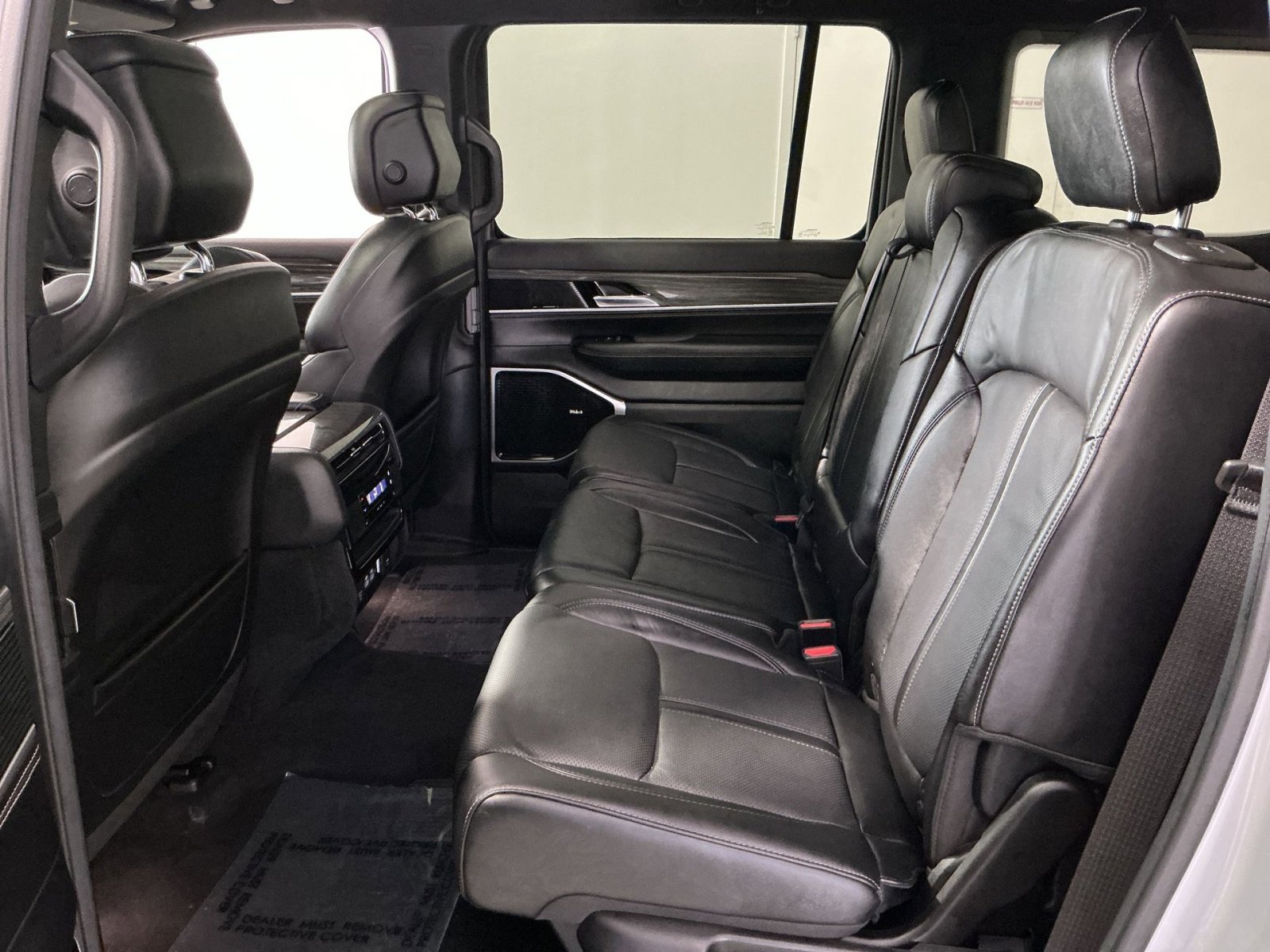 Used 2022 Jeep Wagoneer Series III w/ Premium Group I image 32