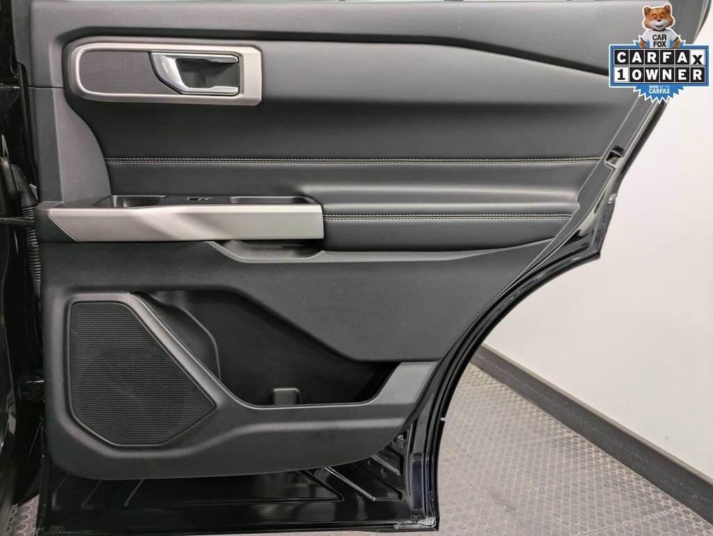 Used 2022 Ford Explorer XLT w/ Equipment Group 202A AWD/4WD image 25