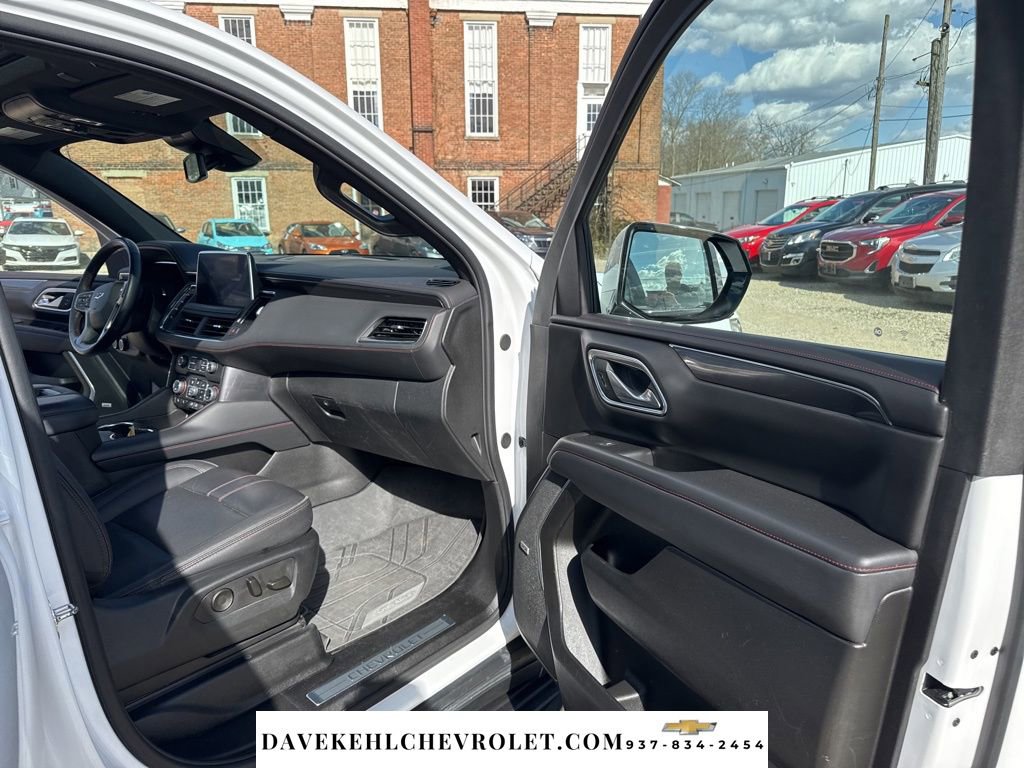 Used 2023 Chevrolet Suburban RST w/ Luxury Package AWD/4WD image 28