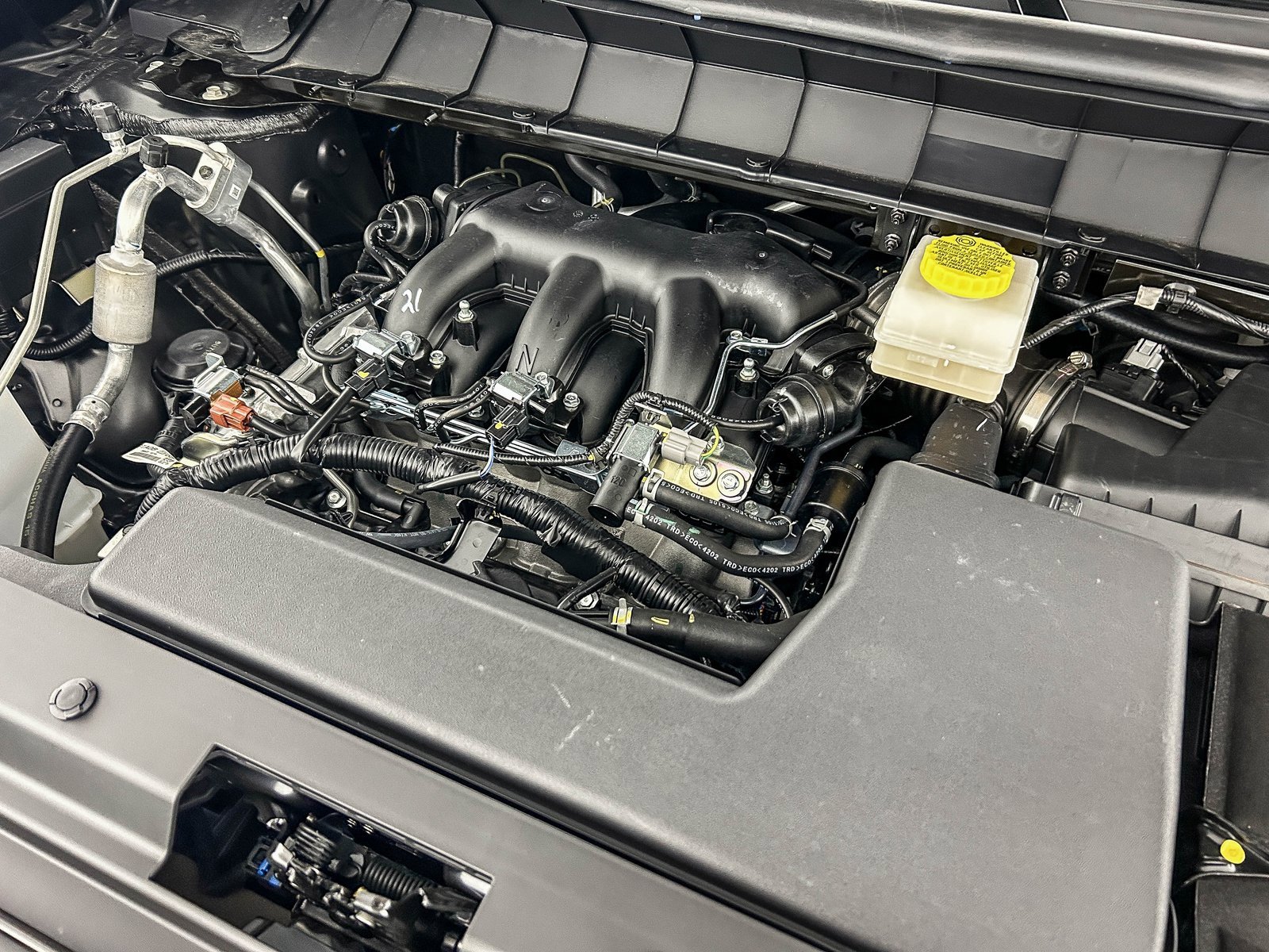 Certified 2025 Nissan Pathfinder S image 28