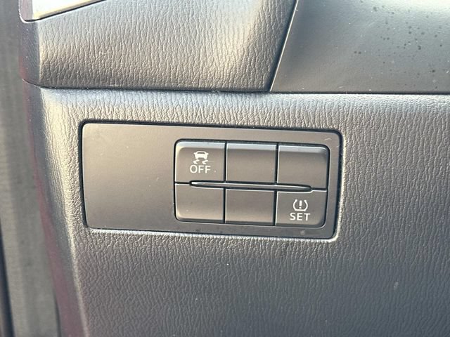 Used 2018 MAZDA MAZDA3 Touring FWD image 25