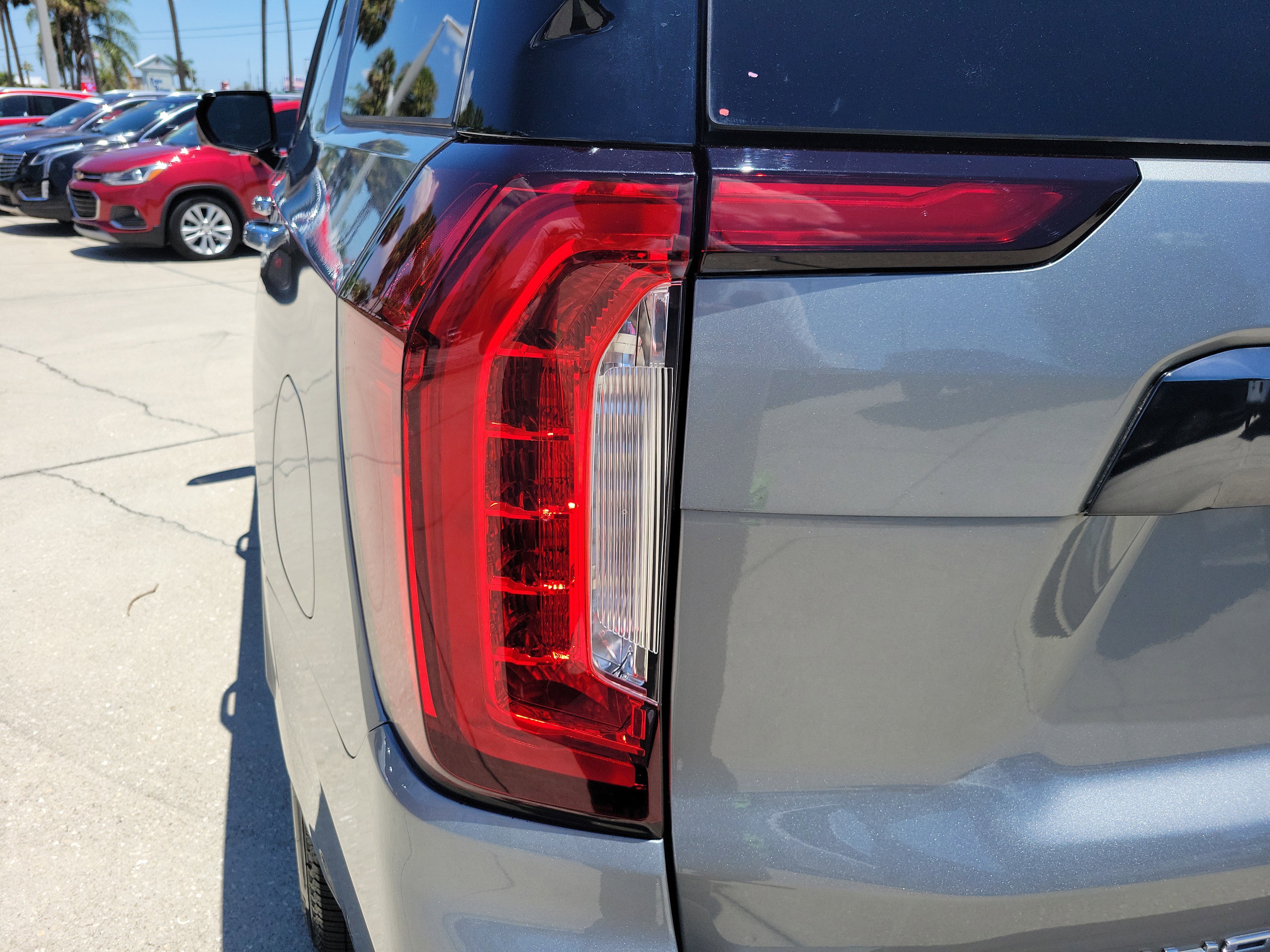 Used 2023 GMC Yukon Denali Ultimate AWD/4WD image 10