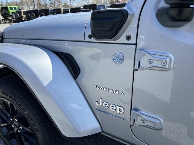 Used 2024 Jeep Wrangler Unlimited Sahara AWD/4WD image 19