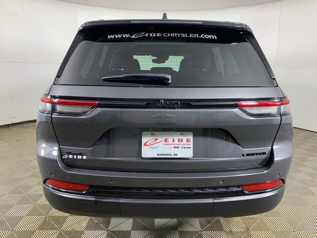 Used 2024 Jeep Grand Cherokee Limited w/ Black Appearance Package AWD/4WD image 14