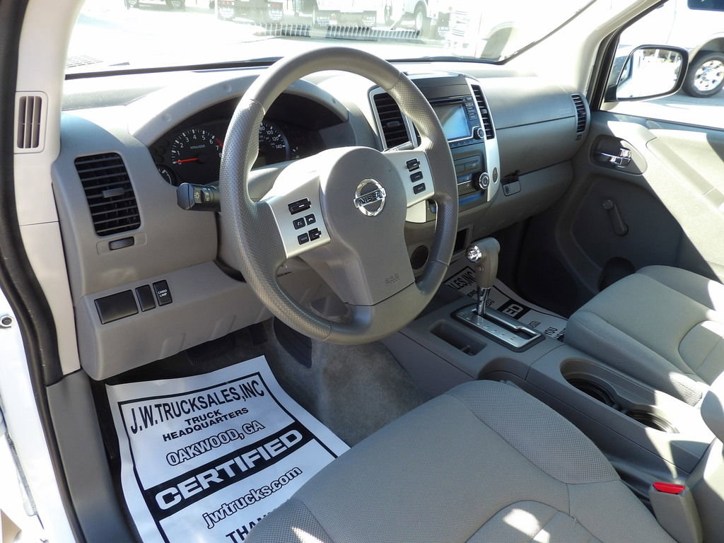 Used 2018 Nissan Frontier S RWD image 16