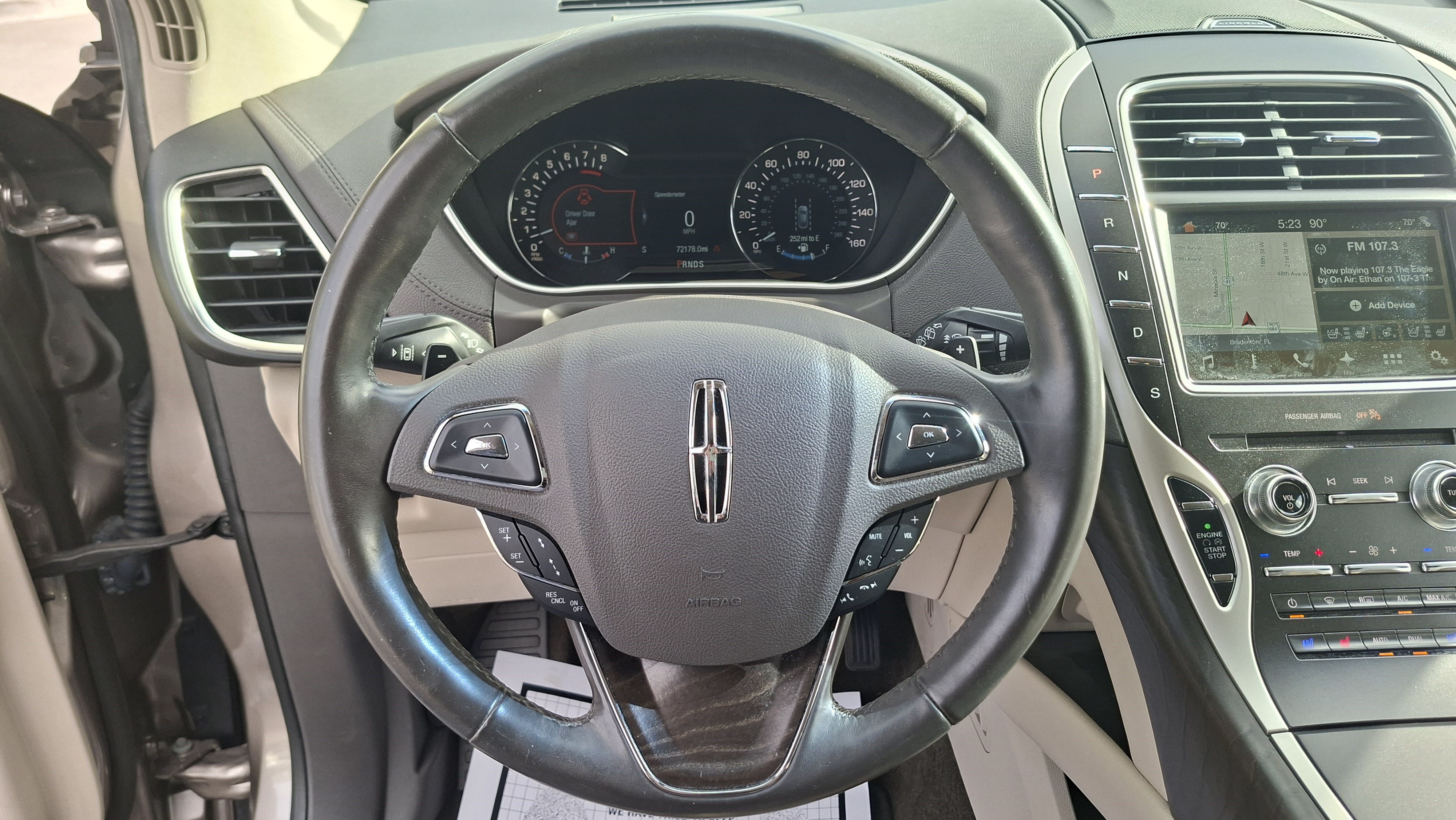 Used 2018 Lincoln MKX Reserve w/ Driver Assistance Package FWD image 11