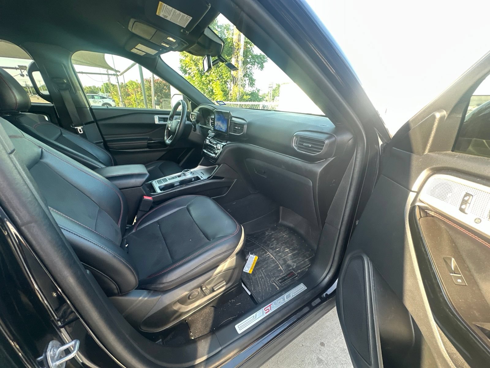 Used 2022 Ford Explorer ST-Line w/ Class IV Trailer Tow Package RWD image 18