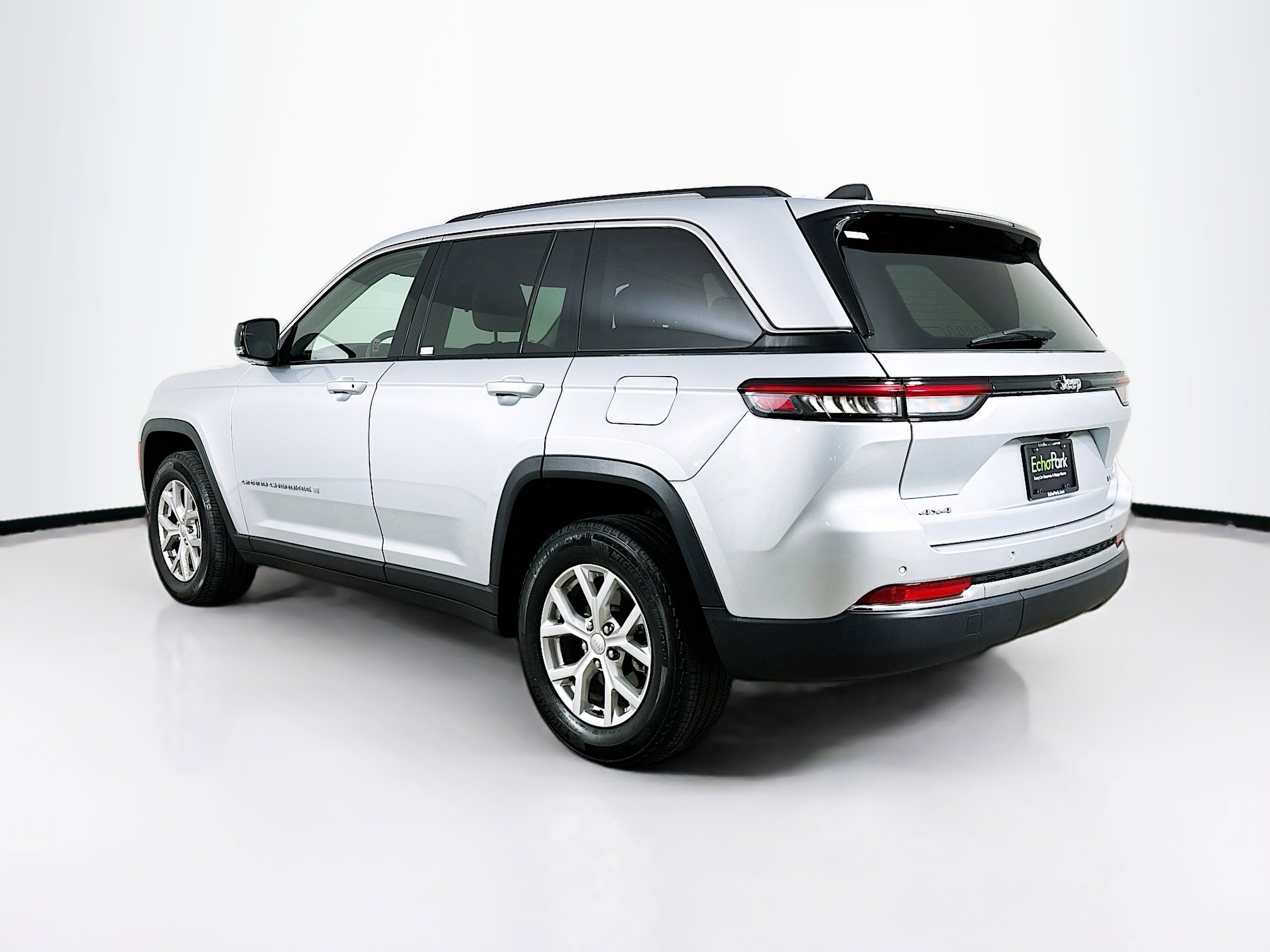 Used 2023 Jeep Grand Cherokee Limited image 5