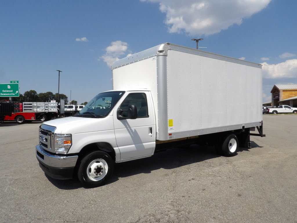Used 2024 Ford E-450 and Econoline 450 Super Duty w/ Power Windows & Locks Group RWD image 3