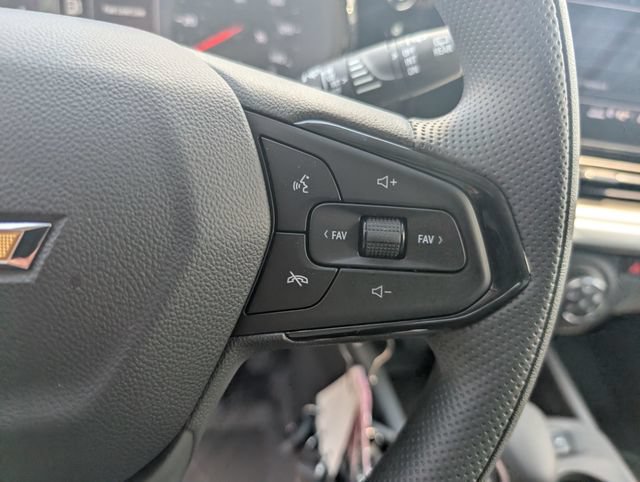 New 2026 Chevrolet Trax LS w/ LS Convenience Package FWD image 17