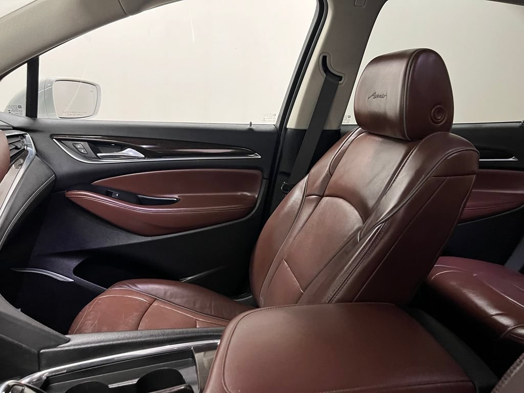 Certified 2018 Buick Enclave Avenir w/ Avenir Technology Package AWD/4WD image 33