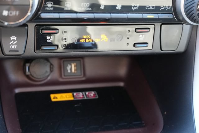Used 2024 Toyota RAV4 Limited w/ Advanced Technology Package AWD/4WD image 37