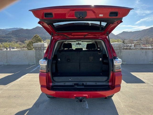 Used 2019 Toyota 4Runner SR5 AWD/4WD image 8