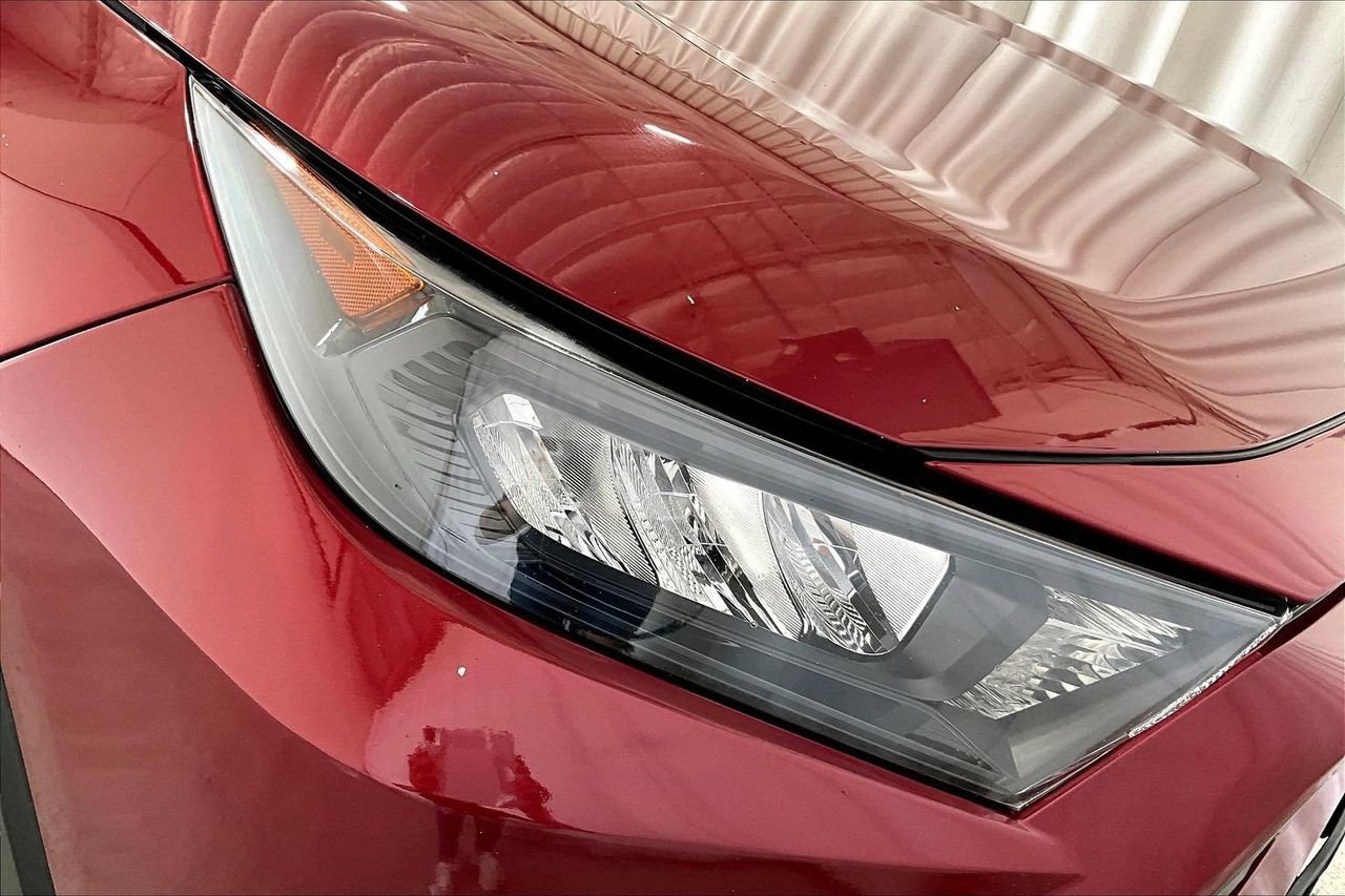 Used 2022 Toyota RAV4 LE FWD image 28