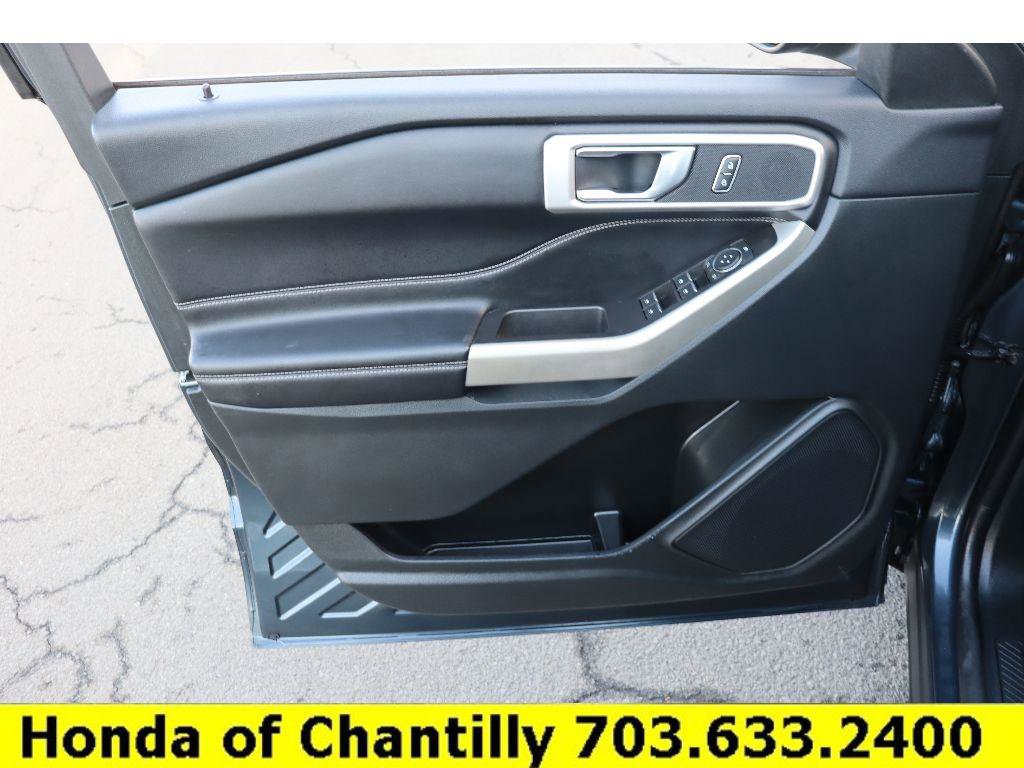Used 2022 Ford Explorer XLT w/ Equipment Group 202A image 23