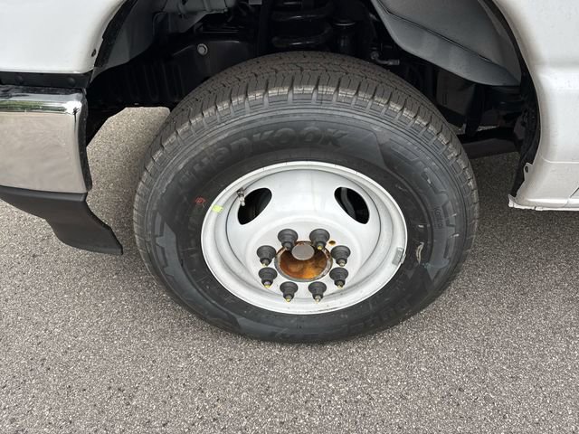 New 2027 Ford E-350 and Econoline 350 Super Duty RWD image 13