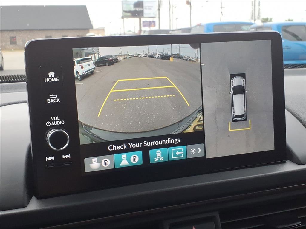 Used 2025 Honda Pilot TrailSport image 26