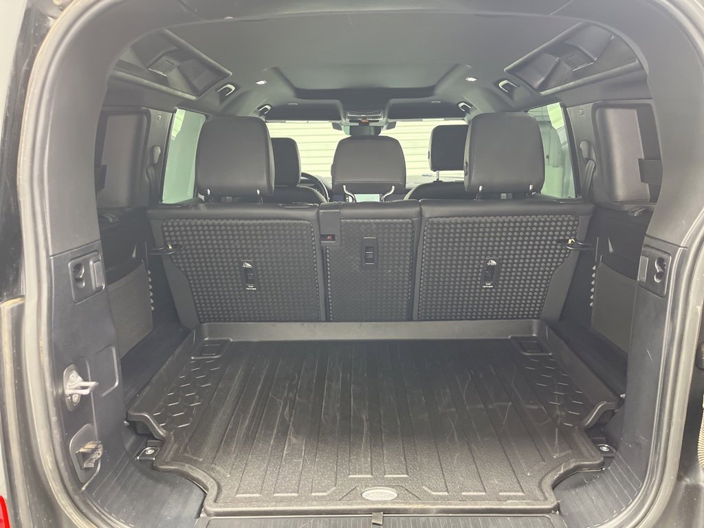 Used 2023 Land Rover Defender 110 X-Dynamic SE image 21