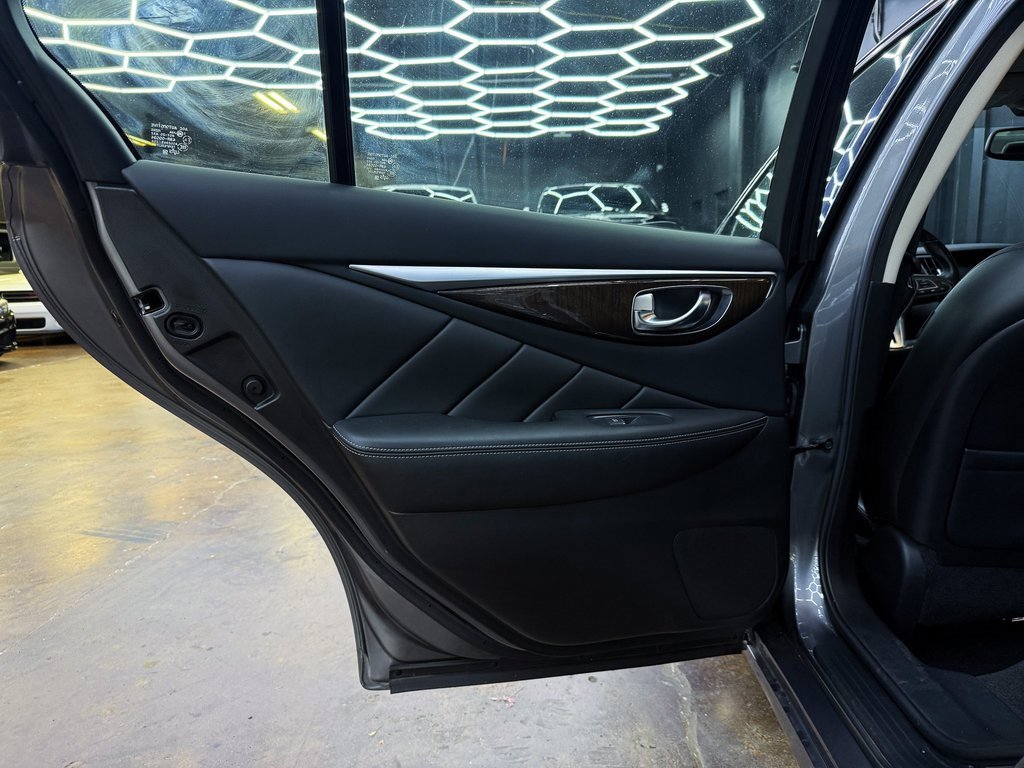 Used 2018 INFINITI Q50 Luxe w/ Essential Package (3.0T Luxe) image 19