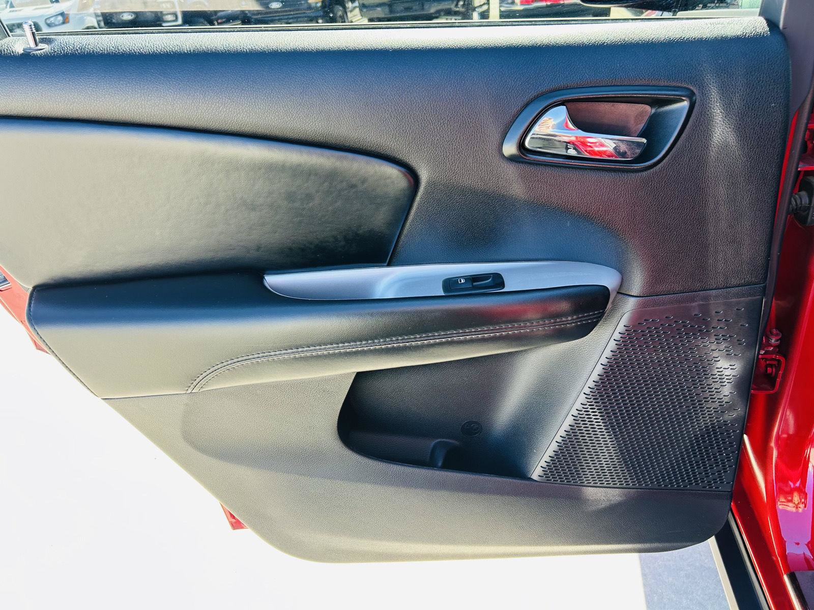 Used 2018 Dodge Journey SE w/ Connectivity Group FWD image 19