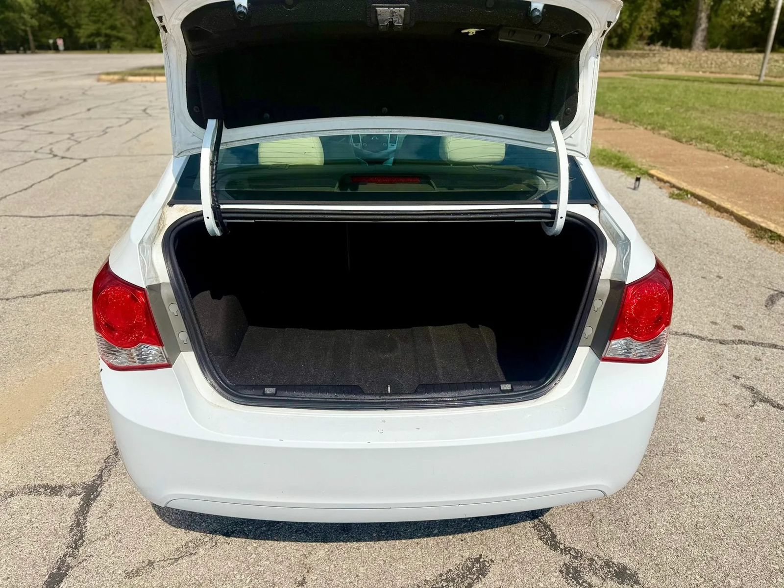 Used 2015 Chevrolet Cruze LT FWD image 7