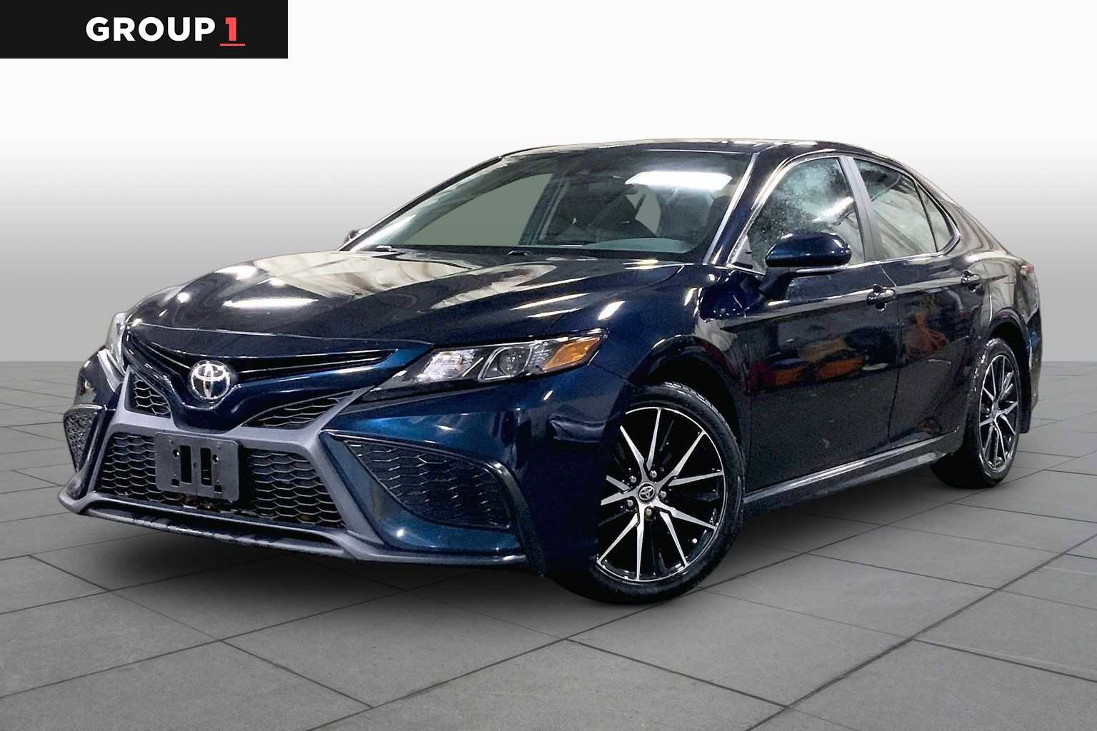 Used 2021 Toyota Camry SE w/ Cold Weather Package