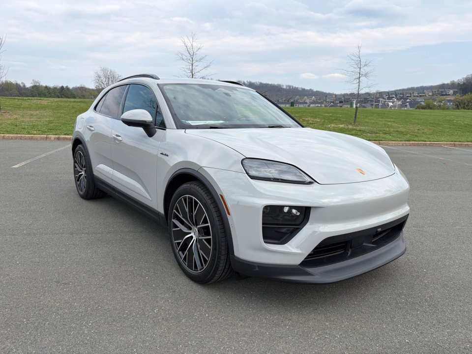 New 2026 Porsche Macan Electric RWD image 9