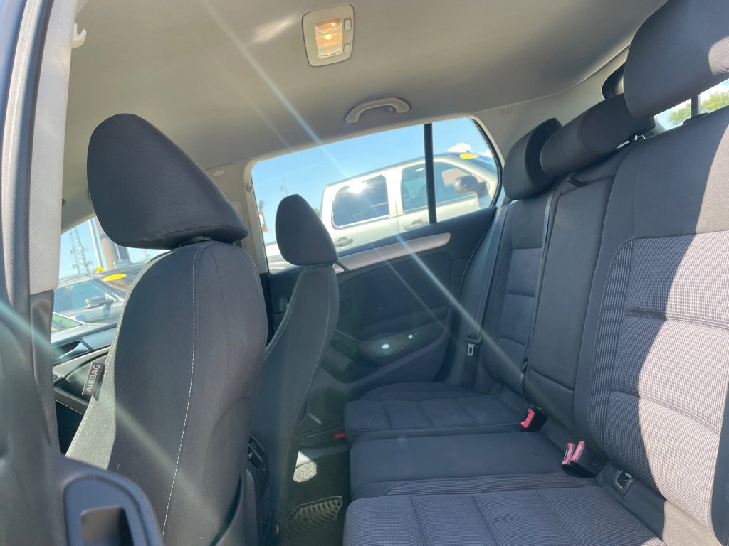 Used 2014 Volkswagen Golf 4-Door image 11