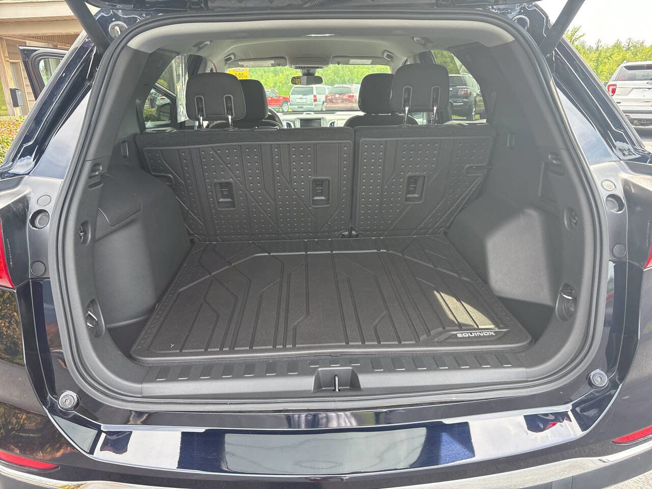 Used 2020 Chevrolet Equinox LT w/ Driver Convenience Package image 10