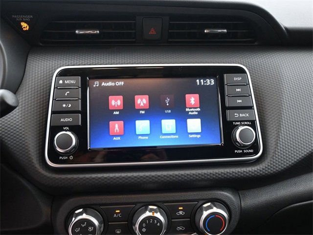 New 2025 Nissan Kicks Play S image 3