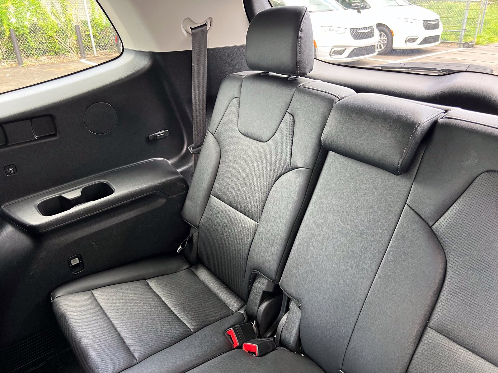 Used 2025 Kia Telluride EX w/ EX Captain's Chair Package FWD image 54