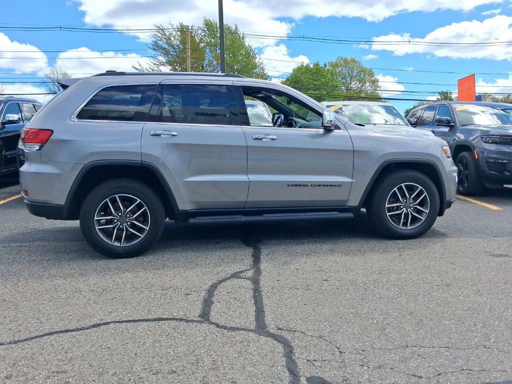 Used 2019 Jeep Grand Cherokee Limited AWD/4WD image 6