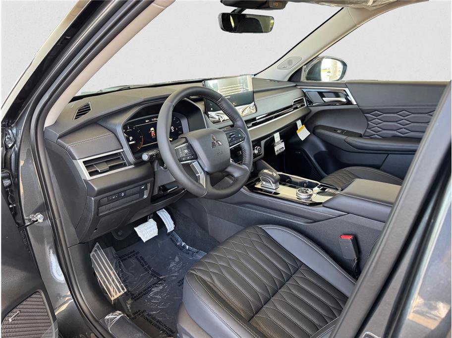 New 2026 Mitsubishi Outlander SEL FWD image 9