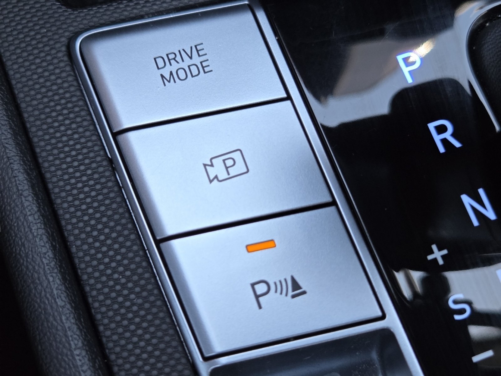 Used 2024 Hyundai Elantra Limited FWD image 8