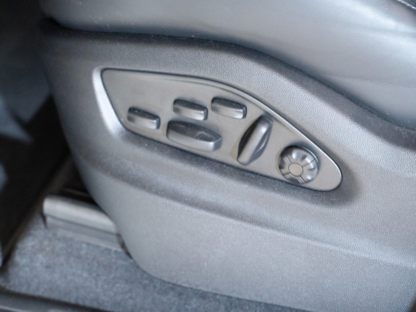 Used 2026 Porsche Cayenne GTS AWD/4WD image 12