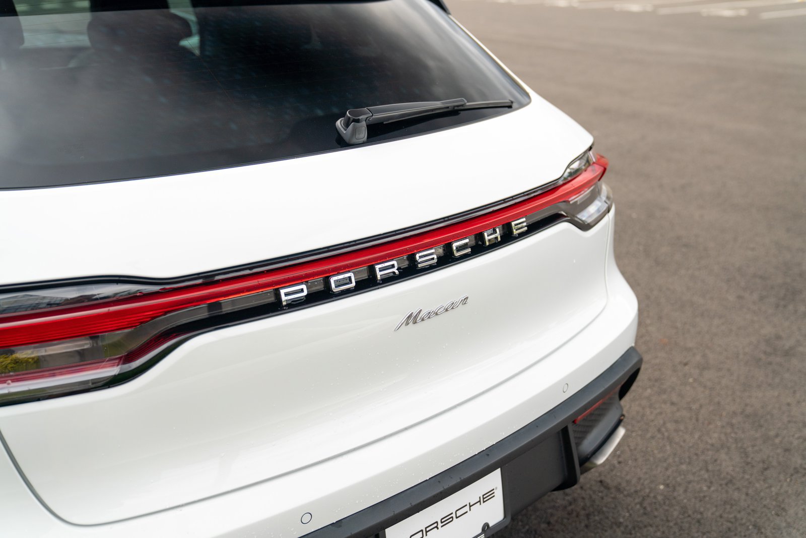 Certified 2023 Porsche Macan Turbo AWD/4WD image 10