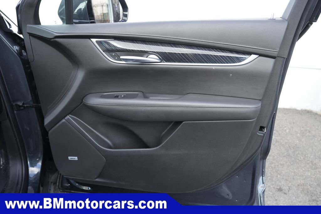 Used 2022 Cadillac XT6 Premium Luxury image 38